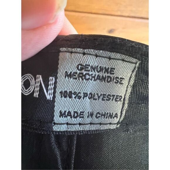 Zion KING METAL PATCH DETAILING PU SNAPBACK CAP Black NWOT - Picture 4 of 5